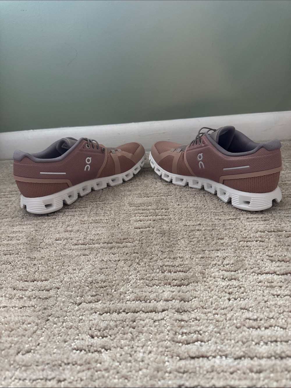 Like new - worn once On Running Cloud Women's Running Shoes - Rosebrown/Fog 7.5 - Picture 4 of 7